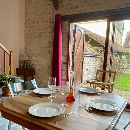 Holiday home La Petite Maison En Normandie *